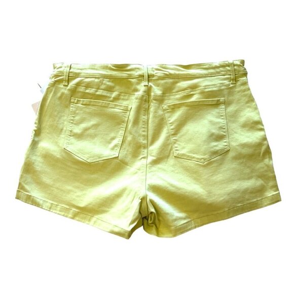 Pistola Women's Plus Size Stretch Jean Shorts Limeade Size 22W NWT - Picture 2 of 7